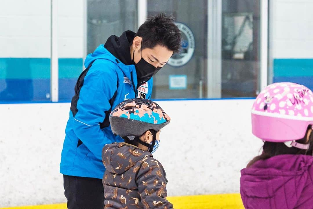 村上大介さんのインスタグラム写真 - (村上大介Instagram)「Skate with Daisuke 4年ぶりに金髪をカットしました!!! そして、多くの人にとって大変な2年でしたが、80人以上で初めてのイベントをプロデュースできて嬉しかったです！  #村上大介 #skatewithdaisuke #フィギアスケート」11月14日 16時21分 - diceskates