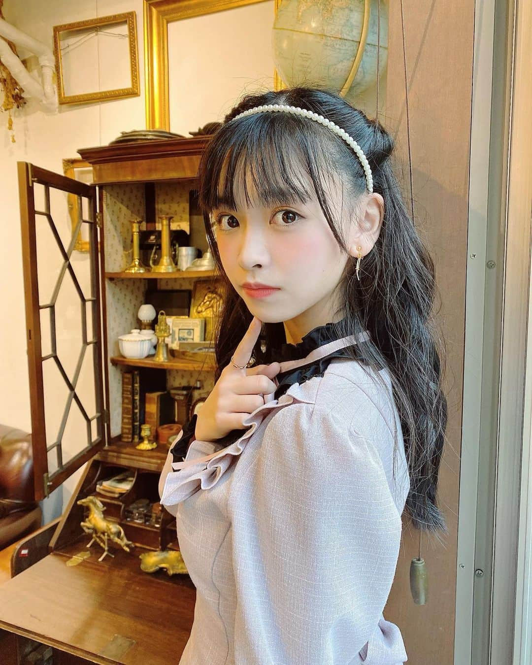 AIRIさんのインスタグラム写真 - (AIRIInstagram)「アンティーク🤎 . .  PiXMiX #アイドル #idol #偶像 #コーデ #ファッション #fashion #code  #autumn #fall #秋  #高校生 #渋谷 #学校 #シークレットハニー #secrethoney #ピンク #Pink #JAPAN #jk #fjk #kawaii #冬 #winter #followme #レトロ #ピンク #pink #heart #ヘアアレ #ワンピース #アンティーク」11月14日 8時28分 - aylin200442