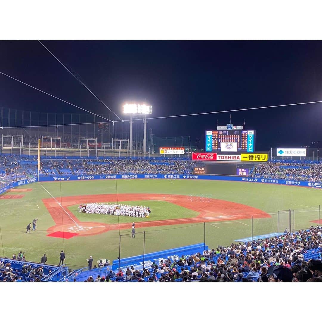芦崎愛さんのインスタグラム写真 - (芦崎愛Instagram)「球場の賑わいが好き。  ヤクルトスワローズ おめでとうございます🏆✨  #絶対大丈夫」11月14日 9時03分 - mana_ashizaki