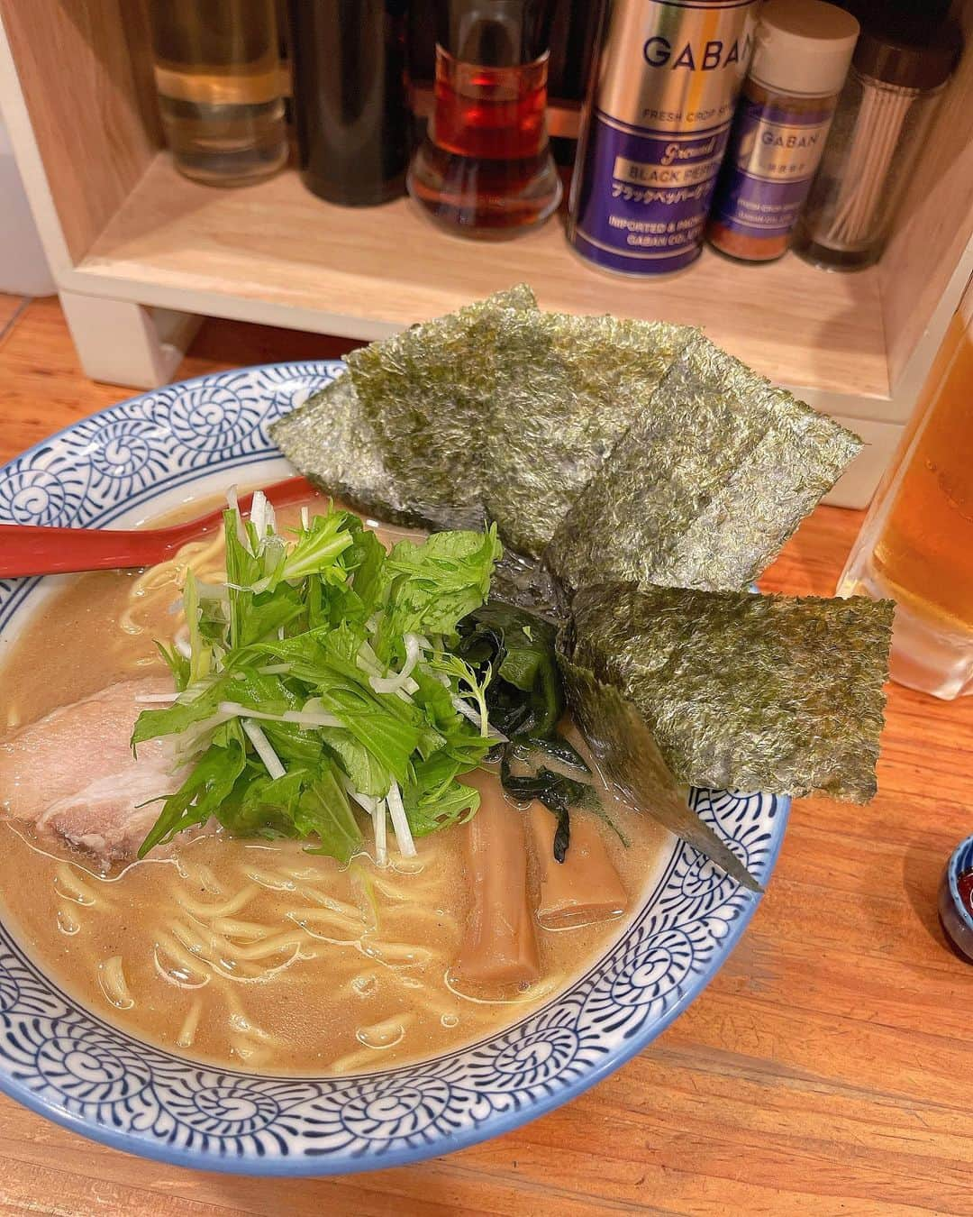 吉田悠希さんのインスタグラム写真 - (吉田悠希Instagram)「. 大好きな、あごだし醤油ラーメン！  朝からお仕事頑張った日だったので トッピングに海苔追加しました🥢♡  #今週のラーメン  #海苔も大好き」11月14日 11時37分 - yuki__yoshida__914