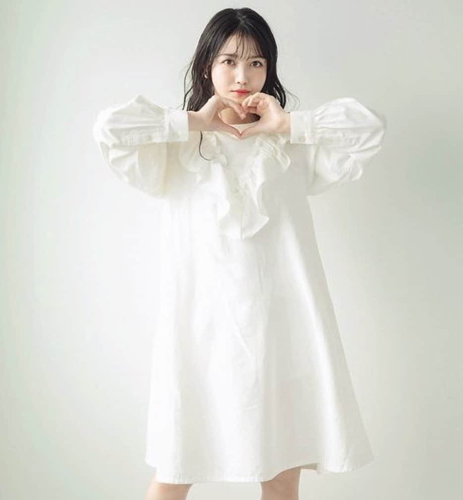 久保史緒里ファンアカウントのインスタグラム：「愛が強い久保史緒里さん #乃木坂46 #久保史緒里 #久保ちゃん #毎日久保史緒里 #久保ちゃん白すぎ可愛すぎ  #久保史緒里さんしか #毎日がkuboshioriday」