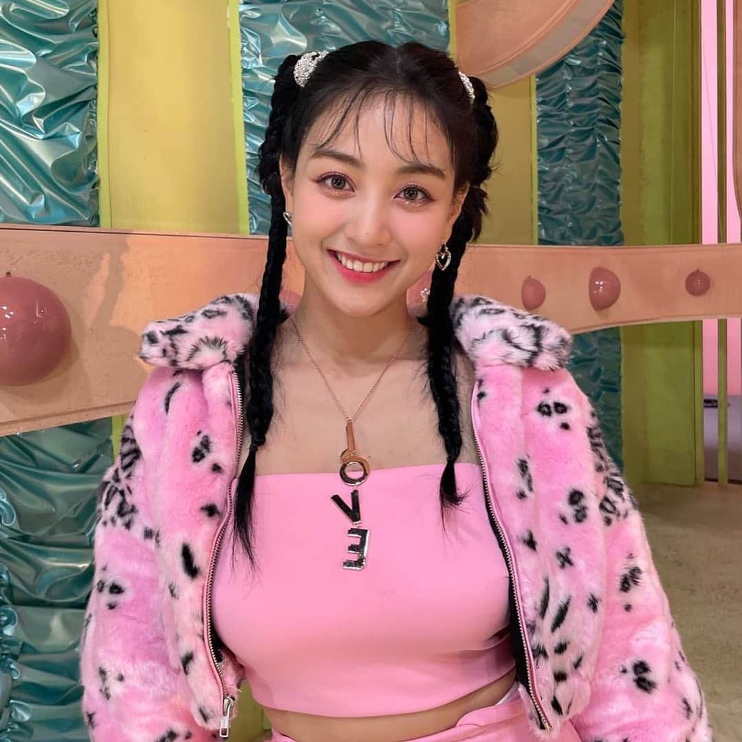 ジヒョのインスタグラム：「good night everyone!!<3333」