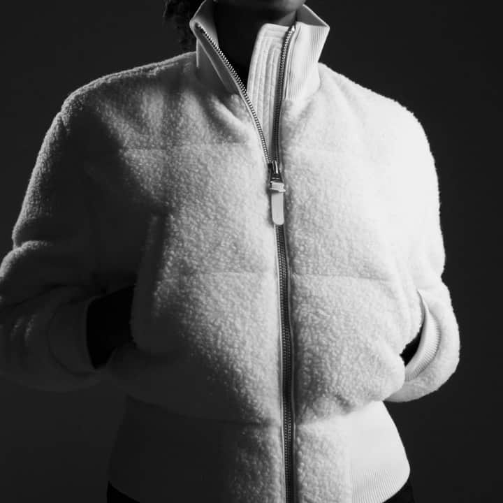 のインスタグラム：「SOUND ON for ASMR  From our new Holiday Collection, REAGAN is our sustainable nano down crop jacket. Featuring super-soft teddy fleece and a relaxed fit for warmth down to -15C.   ’Tis the season, link in bio.」