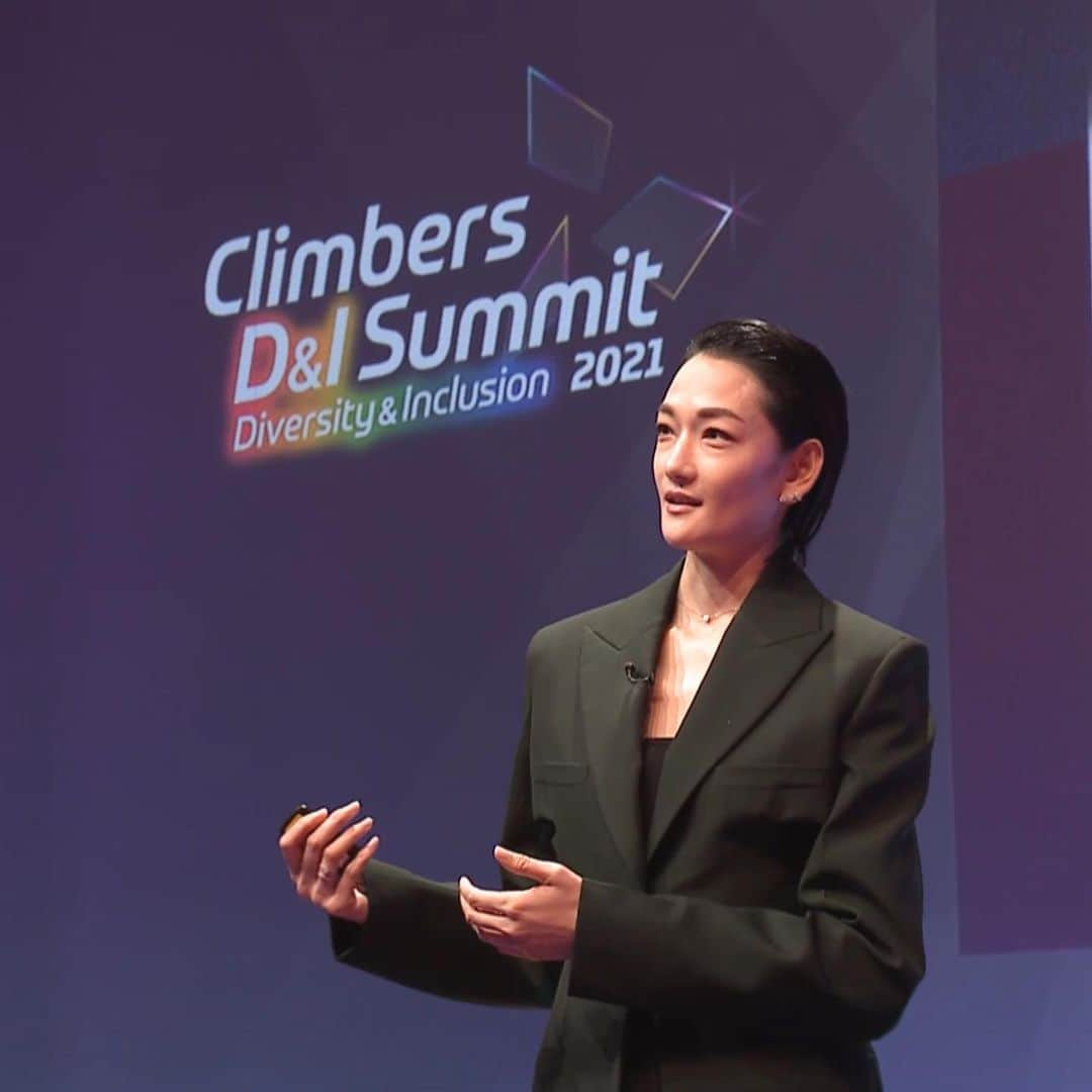 冨永愛さんのインスタグラム写真 - (冨永愛Instagram)「⁡ ⁡ 今日は Climbers Diversity & Inclusion Summit 2021 にて初めての講演！ 1人で話すのは初めてでしたが、なんとかやりきった！ ⁡ 見て下さった方ありがとう❤︎ 16日〜30日までアーカイブ配信もあります ⁡ This is the first lecture for me about my life  It was very honored! Thank you for give me this opportunity  ⁡ Wearing @givenchyofficial @louboutinworld @messikajapan ⁡」11月14日 17時52分 - ai_tominaga_official