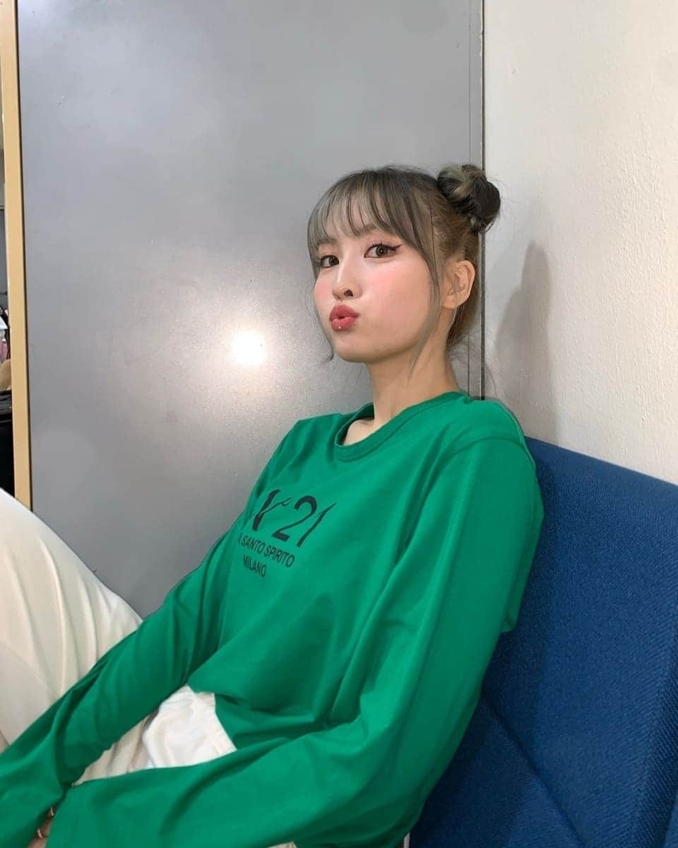 TWICEさんのインスタグラム写真 - (TWICEInstagram)「다혀니가 찍어준 모💗」11月14日 18時33分 - twicetagram