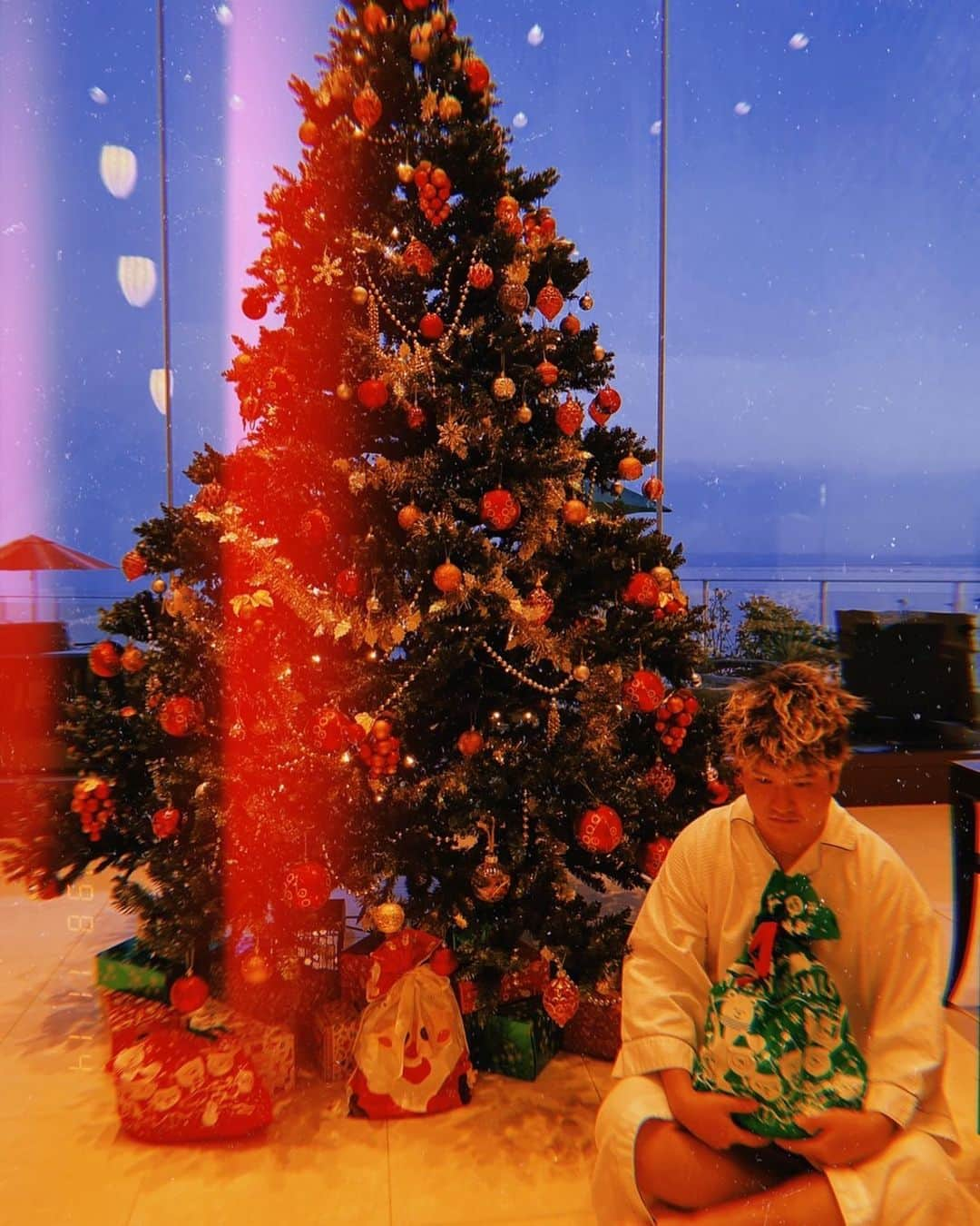 こうのインスタグラム：「昨年に続きまたボッチのクリスマスに なりそうです😱 こんな僕をいいねで救ってやって下さい。 #エスポ #エスポワール #いいねを下さい #インスタ映え #クリスマス」