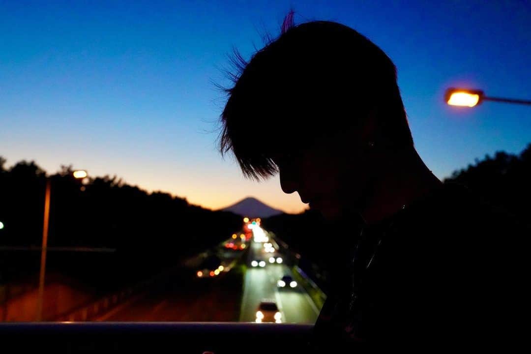 日髙竜太さんのインスタグラム写真 - (日髙竜太Instagram)「お疲れちゃんっ  #明日からもまた1週間 #頑張ろうプロジェクト #何それ」11月14日 19時03分 - ryutahidaka.official