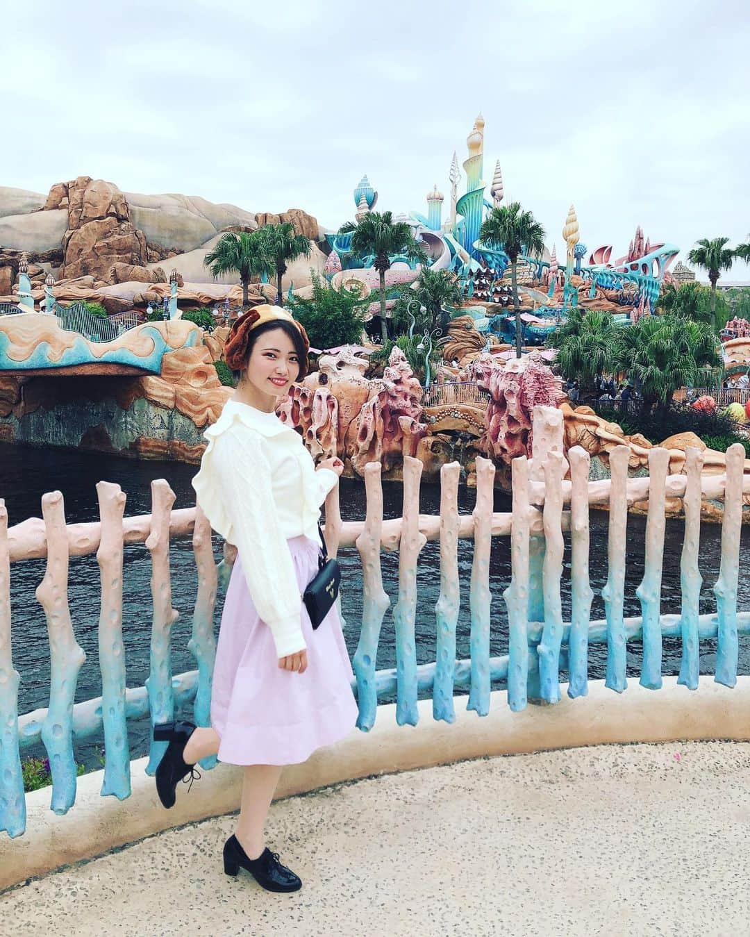 三条彩夏のインスタグラム：「｡*⑅୨୧┈┈┈┈୨୧⑅*｡ ． ． Tokyo Disney Sea ． ． #群馬県 #群馬 #グンマー #グラビア  #ベイビーウルフ #人狼 #アイドル #babywolf #あやっぺ #わっほいめーぷる #三条彩夏  #屋外 #撮影会 #撮影会モデル  #ディズニーいきたい」