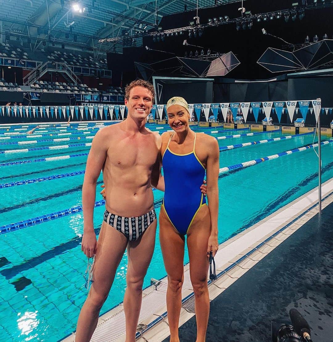 マディソン・ウィルソンのインスタグラム：「👀 Match 13 Day 2 lesssgggooo @lacurrent @iswimleague」