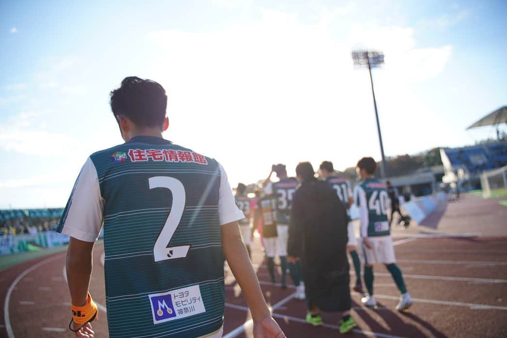 夛田凌輔さんのインスタグラム写真 - (夛田凌輔Instagram)「vs ファジアーノ岡山 2-3 ●  今日も応援ありがとうございました。 こんな結果になってしまって申し訳ないです。 サガミスタはいつでも僕たちを信じて拍手を送ってくれる。 その拍手に応えるために、残り3試合、勝ちだけを目指して頑張ります。 何がなんでも残留。 去年のあの粘りからの昇格。 １年で降格する訳にはいかん。」11月14日 20時37分 - ryosuke.tada