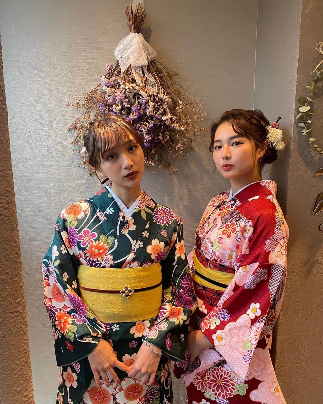 箭内夢菜のインスタグラム：「👘 YouTubeオフショット コラボ楽しかったなー😊 愛里のYouTubeと、私のYouTube ぜひ行ったり来たりして見て頂けたら嬉しいです🙈  大好きな着物着れて嬉しかったな☺️」