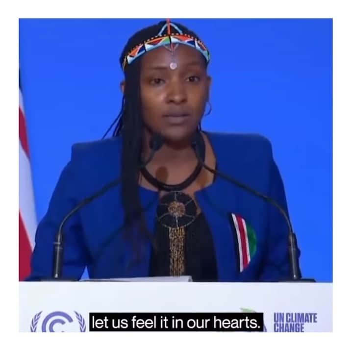 エマ・ワトソンのインスタグラム：「“I believe in our human capacity to care deeply and to act collectively.” - @lizwathuti, an Environmentalist, Climate Activist, Founder @ggi_kenya spoke boldly at @cop26 demanding our leaders to "Open their hearts and act.”」