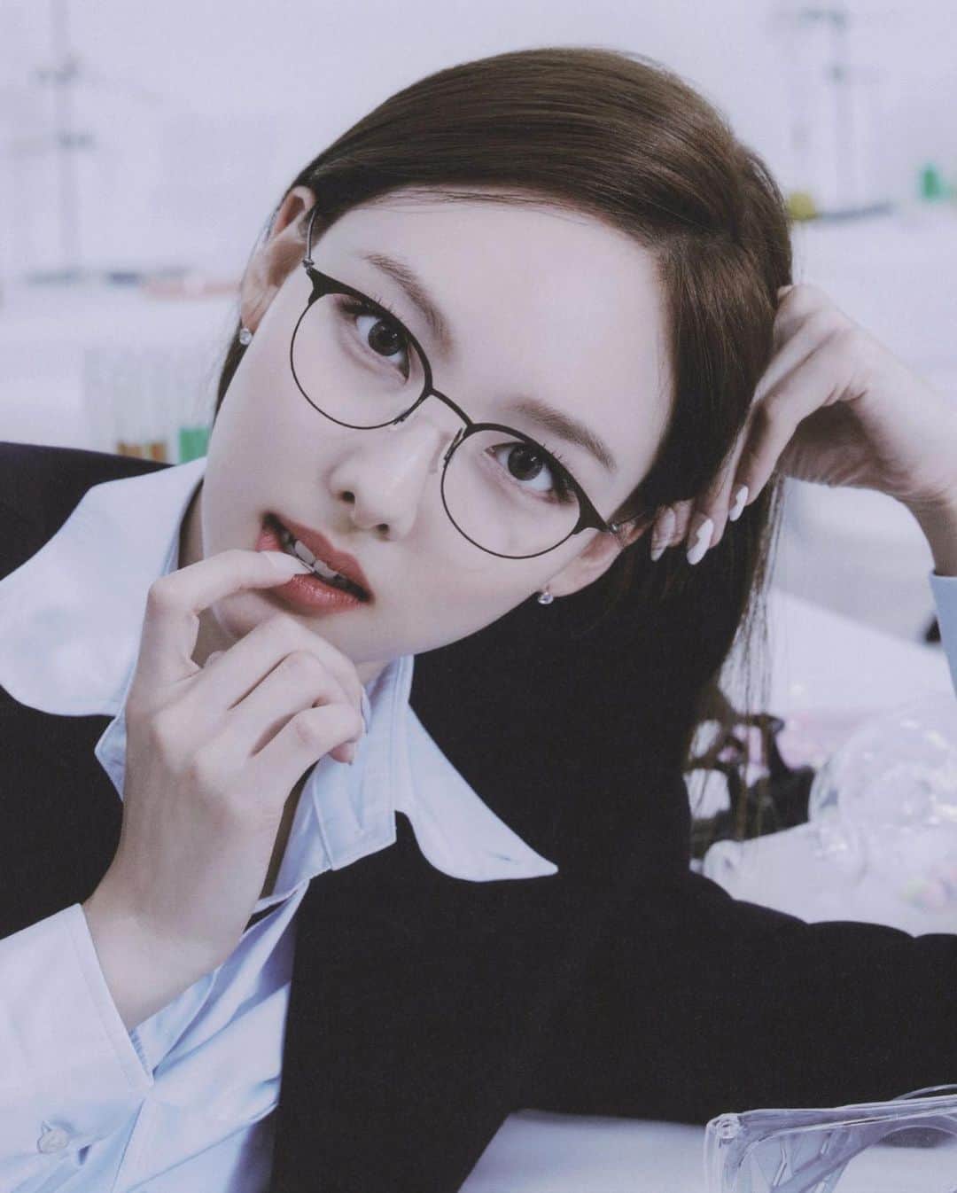 のインスタグラム：「love ain’t a science 👩🏻‍🔬」