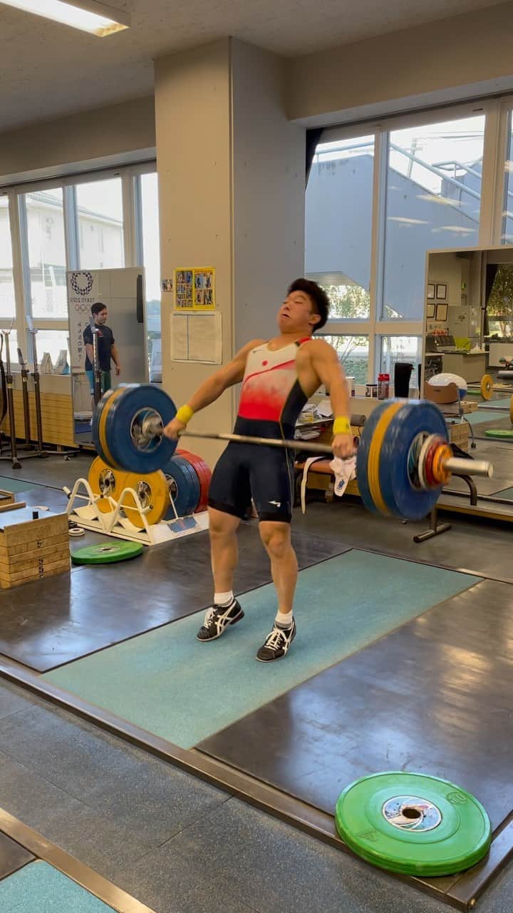 のインスタグラム：「Snatch  148kg  #weightlifting #olympicweightlifting #cleanandjerk #clean #jerk#snatch #deadlift  #squat #crossfit #fitness #training #2xu #chrio #asics  #ウエイトリフティング　#クイックリフト　#スナッチ　#クリーンアンドジャーク」