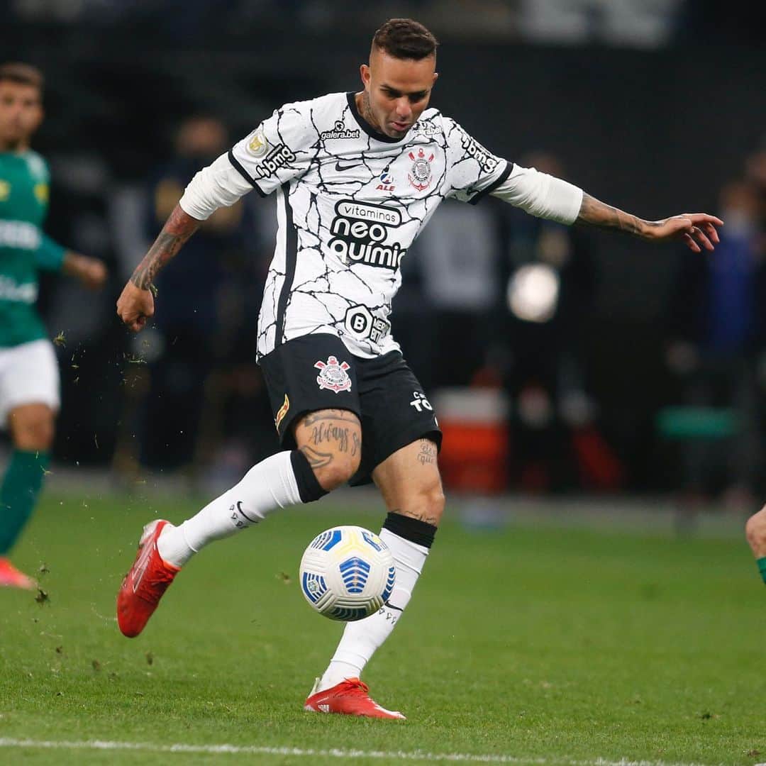 ルアン・ギリェルメ・デ・ジェズス・ヴィエイラのインスタグラム：「Obrigado por tudo Deus! Tudo no seu tempo!🙏🏼 Feliz pelos 3 pontos seguimos por mais!! Vaiiii Corinthians👊🏼👊🏼」