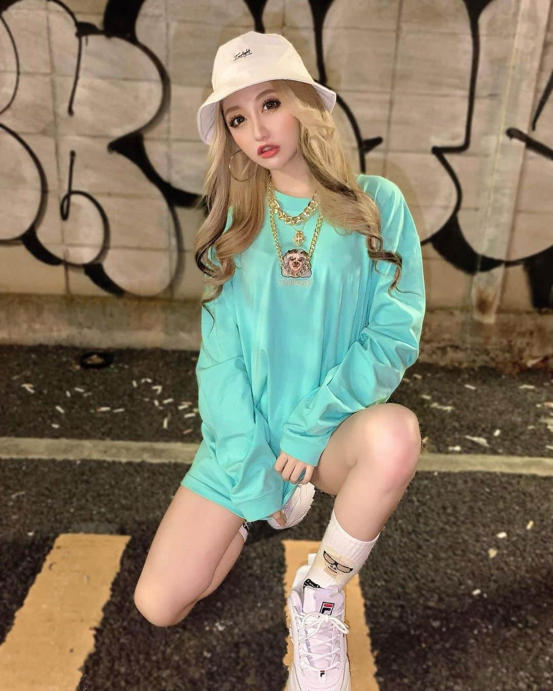 藤堂静華さんのインスタグラム写真 - (藤堂静華Instagram)「_  ootd 🦋🐬✨  #worldwidefamous #code#ロンT #新宿#歌舞伎町#キャバクラ#藤堂静華 #ギャル#キャバ嬢#韓国ハーフ#お洒落さんと繋がりたい」11月15日 11時28分 - shizuka___official