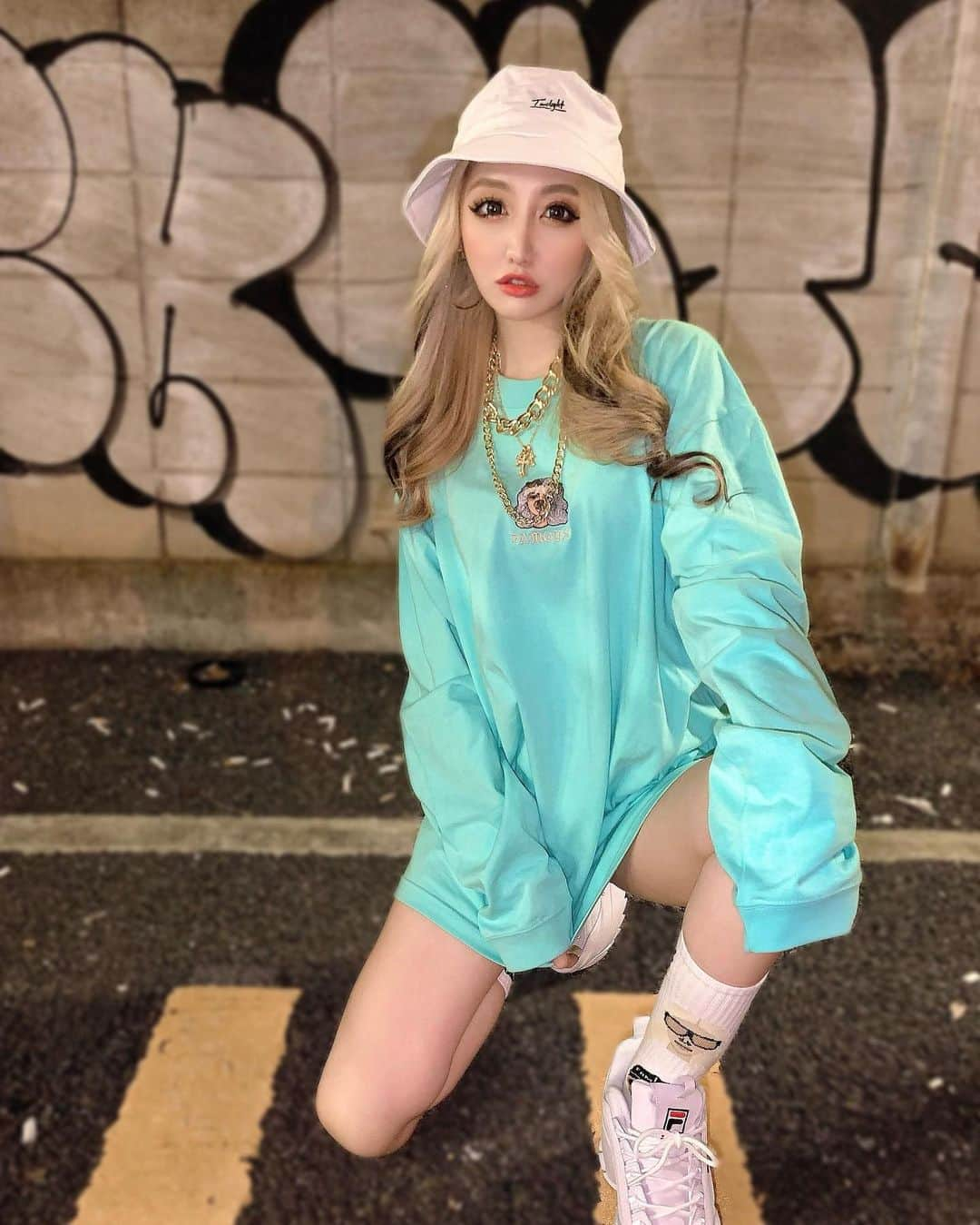 藤堂静華さんのインスタグラム写真 - (藤堂静華Instagram)「_  ootd 🦋🐬✨  #worldwidefamous #code#ロンT #新宿#歌舞伎町#キャバクラ#藤堂静華 #ギャル#キャバ嬢#韓国ハーフ#お洒落さんと繋がりたい」11月15日 11時28分 - shizuka___official