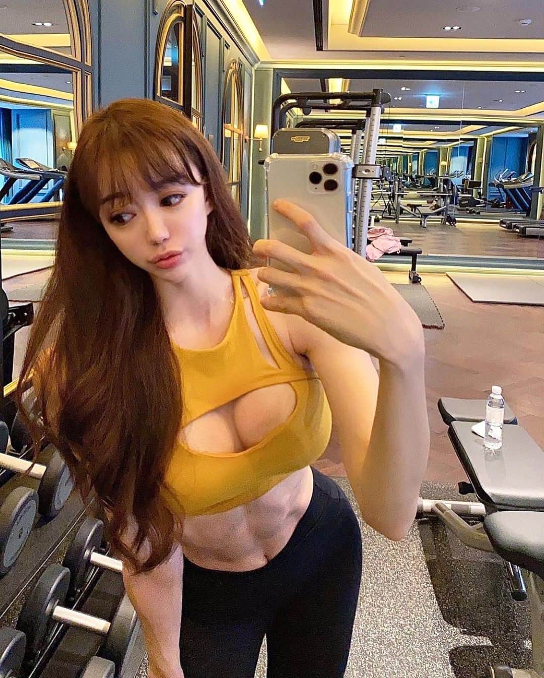 BodyON Koreaさんのインスタグラム写真 - (BodyON KoreaInstagram)「🔥생각과 삶이 멋진 #운동 피플들을 바디온코리아는 응원합니다! | | wow  do_yeonnn2 👍😎💕 | | 🍀자신 or 주변 지인 중에 짐패션 핫피플 계시면 DM 보내주세요📩 | | #필라네스강사 #diet #trainer #필라테스 #fit #girl #selfie #model #abs #운동복 #셀피 #일상 #거울샷#instagood #브라탑 #healthy #눈바디 #fitness #얼짱 #몸짱 #body #몸스타그램 #바디스타그램 #모델#국내여행 #다이어터 #헬스 #여행에미치다 #pilates」11月15日 11時58分 - bodyonkorea