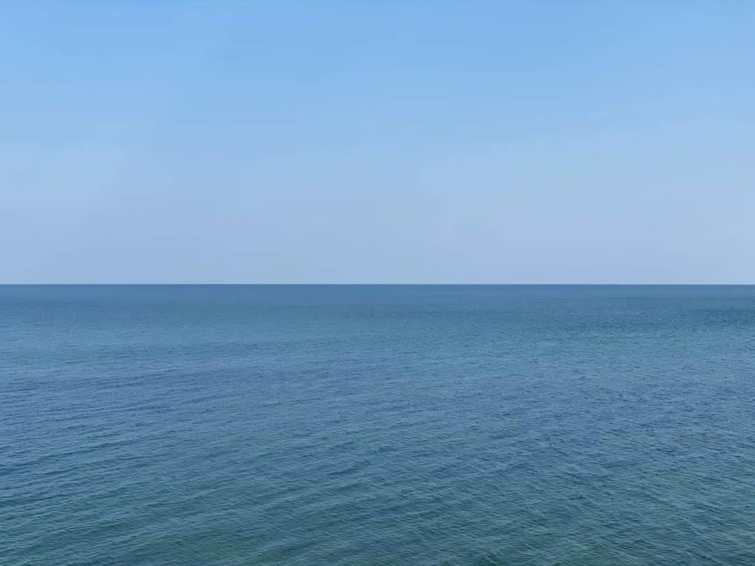 浅本美加のインスタグラム：「☀️  What a great view   #ocean#sea#oceano#mer#mare#바다#절경」