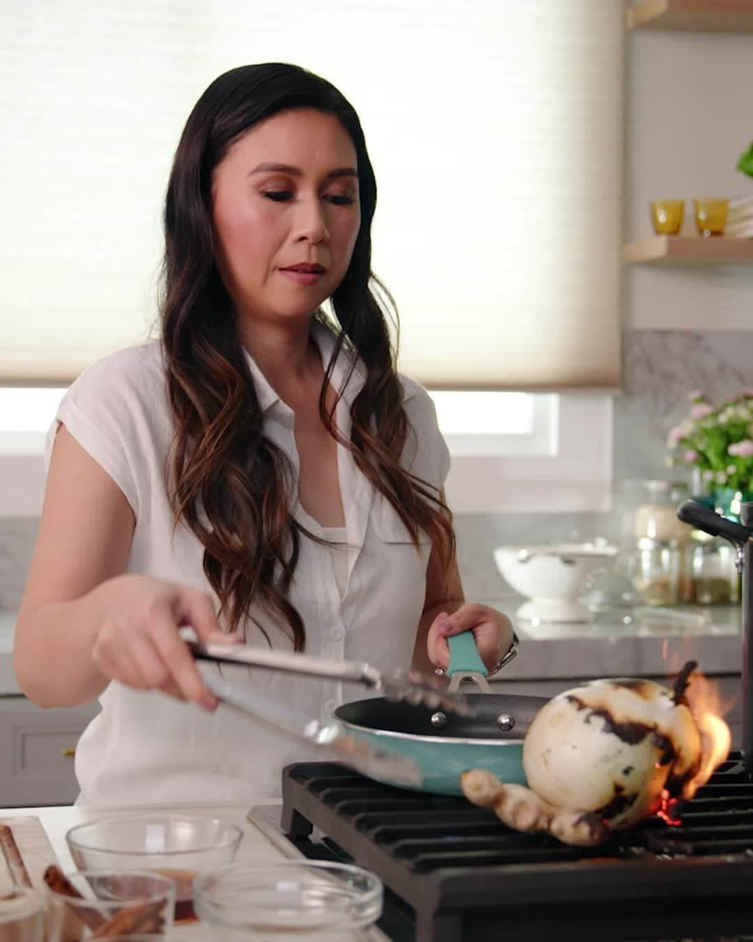 Wal-Mart Stores, Incのインスタグラム：「🎉 It’s here! 🎉 Walmart’s new YouTube series Cook Club is bringing you everything you love about book club… but without any of the reading! Each episode will feature one of your favorite chef influencers walking you through a new recipe in real time. Episode 1 drops today on Walmart’s YouTube Channel, so come by & join the club!」