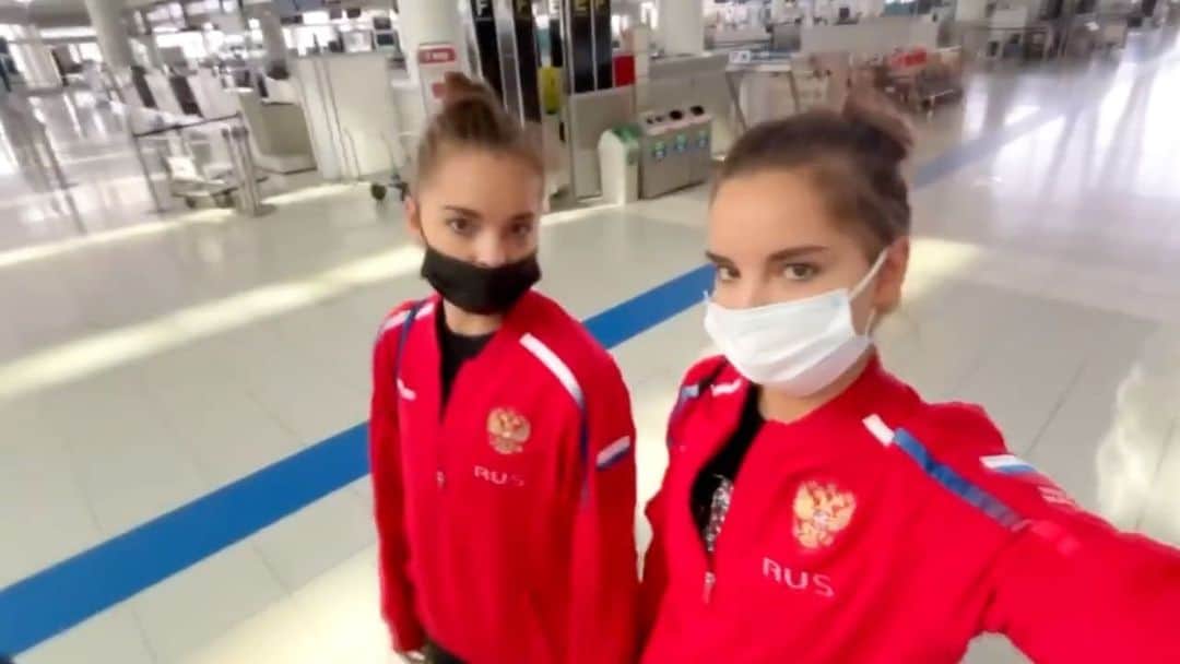 アベリナ姉妹のインスタグラム：「А вот и долгожданное видео с Чемпионата Мира 2021 🇯🇵🙈😜 Полную версию смотрите на нашем YouTube канале 😉  Ссылка на канал в шапке профиля ⬆️ Спасибо огромное за видео @mnika.rg🙏」
