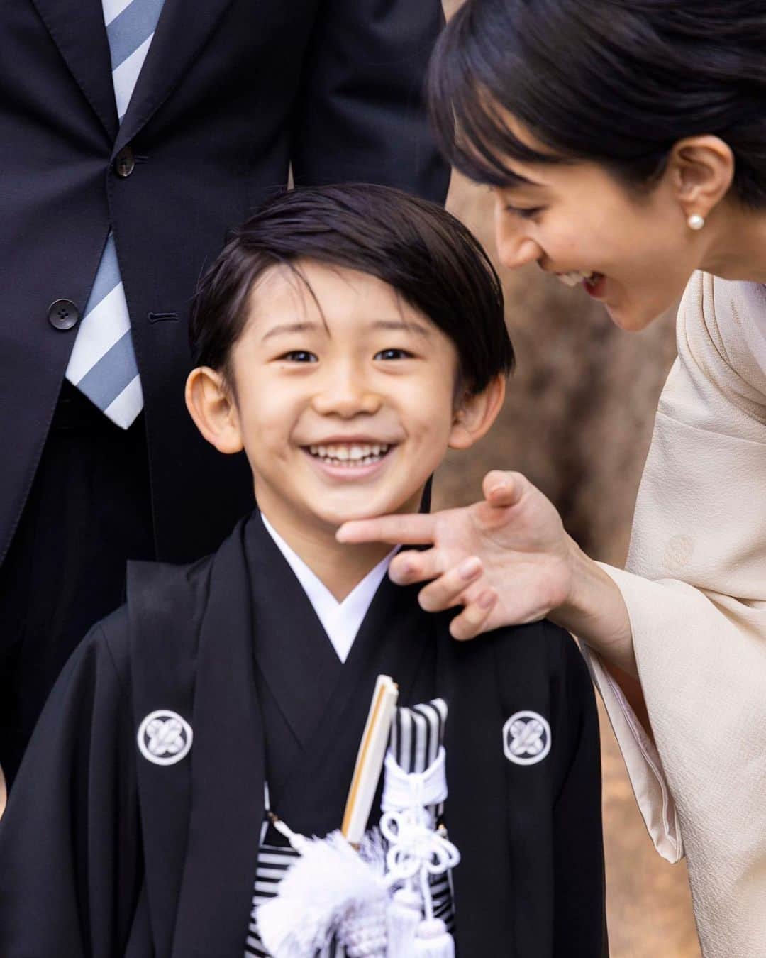 小堀ケネスさんのインスタグラム写真 - (小堀ケネスInstagram)「Just celebrated Dean’s Shichigosan-go-san ceremony to celebrate his growth and well-being.   ディーン君の七五三！ これから伸び伸びと育ってくださいね！😍  #notdrunk #littledean #shichigosan #familytime #ディーン君＃七五三#家族#いつも感謝  @mariakamiyama  @s_ono_ka」11月15日 6時49分 - kenkob0903