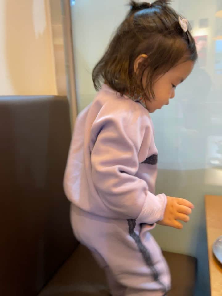 イ・ユンジのインスタグラム：「이모들 이번한주도 화이팅! #치킨텄#치킨튼기념땐스#치치촤촤#티킨티킨댄스」