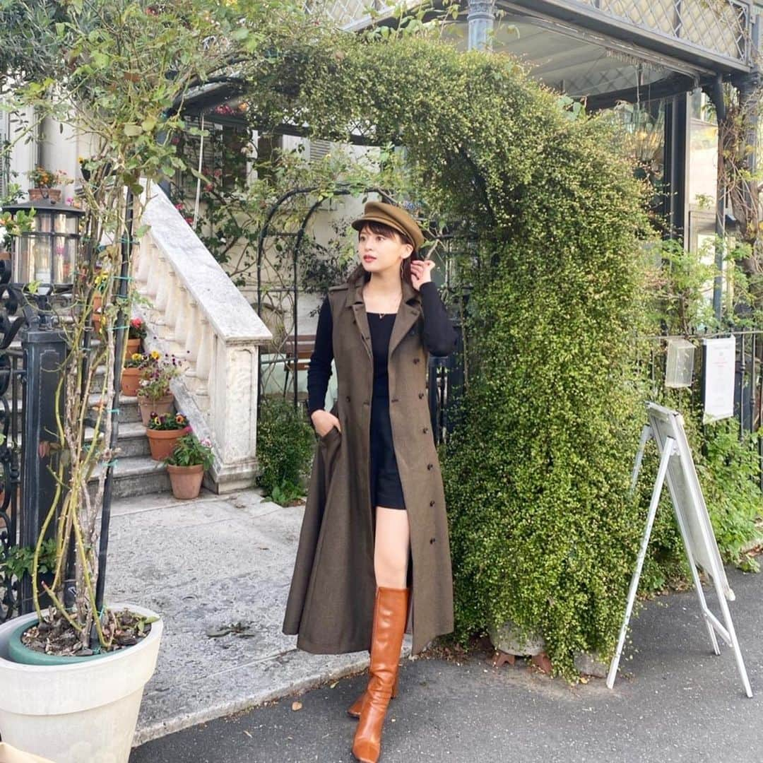 森山紗希さんのインスタグラム写真 - (森山紗希Instagram)「brown × black  最近は天気がいいからジレを羽織るコーデの出番☀️ ラインが綺麗でスタイルアップしてくれるの❤︎  ブーツは茶色も新調 ショートパンツを履いても足を長く見せてくれるの  Hat @ca4la_official  Gilet @l_or_official  Shoes @acym_official  Pants @zara  Tops @stylevoice_official   #秋コーデ」11月15日 20時15分 - morisaki0404