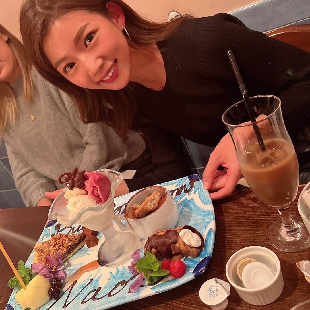 赤谷奈緒子のインスタグラム：「昨日で31歳になりました☺︎💓 . . 短い時間でしたが 大好きなみんなにお祝いしていただき…♡ プレゼントもありがとう🥺💓 . . @maipu0125  @nanjoyuka_libera  @natsuna_official  @teruko0310  @___aumi2___  . . みんなに会えて嬉しかったな☺︎💕 . . 31歳も皆様宜しくお願い致します☺️💕 . . #31th#mybirthday #thankyou#love#💓」
