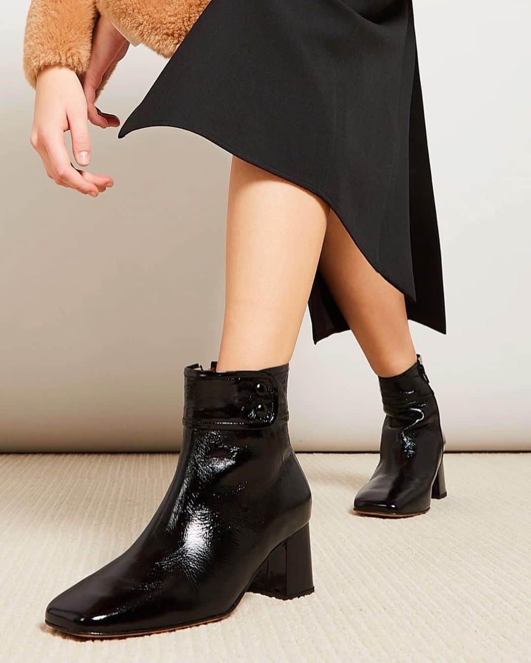 ティラマーチのインスタグラム：「Starting the week in TILA MARCH  #boots #winteressentials」