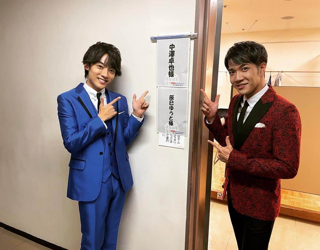 中澤卓也さんのインスタグラム写真 - (中澤卓也Instagram)「今日は奈良県の橿原文化会館にてステージでした🎤✨ 楽屋はゆうとと一緒👀👍今日もありがとねー🙆‍♂️ ご一緒させていただいた先輩方、スタッフの皆さんも、ありがとうございました〜！  #橿原文化会館 #お疲れ様でした #辰巳ゆうと さん #約束 #中澤卓也」11月15日 21時08分 - takuya_nakazawa.118