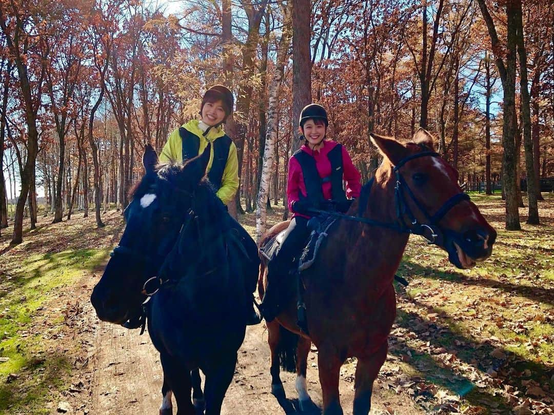 林マオのインスタグラム：「ツキイチanna🍁🍁🍁  前にチラッと 写真を載せてましたが… やっと、告知できますー！  今週木曜日 午前10時25分〜  諸国アナと行った…  北海道の旅 放送です😆❤️  北海道の 自然とグルメと 諸国アナに 癒される旅w  今週木曜日の放送まで 色んな写真をアップして 行きますねー！！  お楽しみに😋  #ツキイチanna#諸国沙代子アナウンサー #旅#ロケ#北海道旅行 #小樽#小樽グルメ#札幌#札幌グルメ#乗馬#めちゃくちゃ楽しい#女子旅#映え写真#たくさん撮ってもらった#木曜日#午前#10時25分#読売テレビ#アナウンサー#綺麗な景色#紅葉#紅葉狩り#北海道おすすめスポット#秋#ノーザンホースパーク」