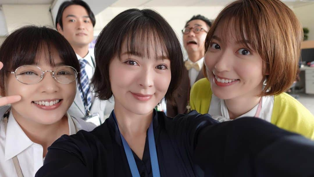 野呂佳代さんのインスタグラム写真 - (野呂佳代Instagram)「顔だけ先生6話 国語教師の加藤美佐江役やらせていただけて、本当にありがとうございましたでございます‼️ とってもとっても 勉強させていただきました！ 顔だけ先生、私は3回しか撮影なかったにもかかわらず、非常に印象に残る素敵な面白い楽しい現場でございました！！！！！ なこちゃんとも写真撮ったので後ほど載せよっと❤️ #顔だけ先生 #貫地谷しほり  #八嶋智人  #阿部華也子  #笠原秀幸  #若林時英  #野呂佳代」11月15日 15時31分 - norokayotokyo