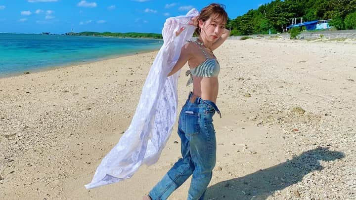 妃菜のインスタグラム：「楽しすぎた弾丸の 沖縄ロケ撮影データ❤️ 最後の笑顔が最高❤️  model @im_haruka29   #湘南#湘南美容室#藤沢#藤沢美容室#藤沢駅#湘南台#湘南台美容室#湘南台駅#辻堂#辻堂美容室#辻堂駅#茅ヶ崎#茅ヶ崎美容室#茅ヶ崎駅#平塚#平塚美容室#平塚駅#ベリーショート #ショートヘア#ミニボブ #ブリーチカラー#バレイヤージュカラー #美容室#ハイライト#ハンサムショート#カラーリング #フォローバック率100 #フォローバック#forfollowback#スニーカー」