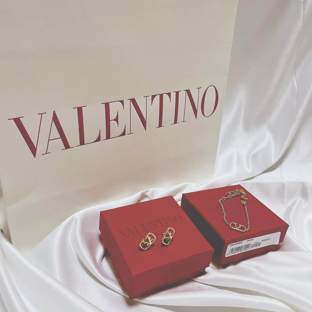 末次愛梨のインスタグラム：「@maisonvalentino」