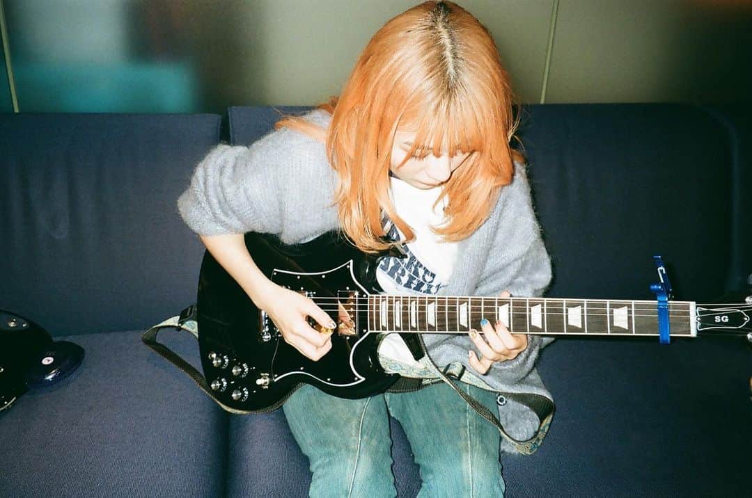 大貫みくのインスタグラム：「一昨日はBe ORANGEツアー福岡公演でした！ 約２年ぶり！久しぶりの人も初めましての人も顔が見れて嬉しかったよ！！！ また早くいきたいな🍜  写真はサウンドベースの日のゆうほ🍊」