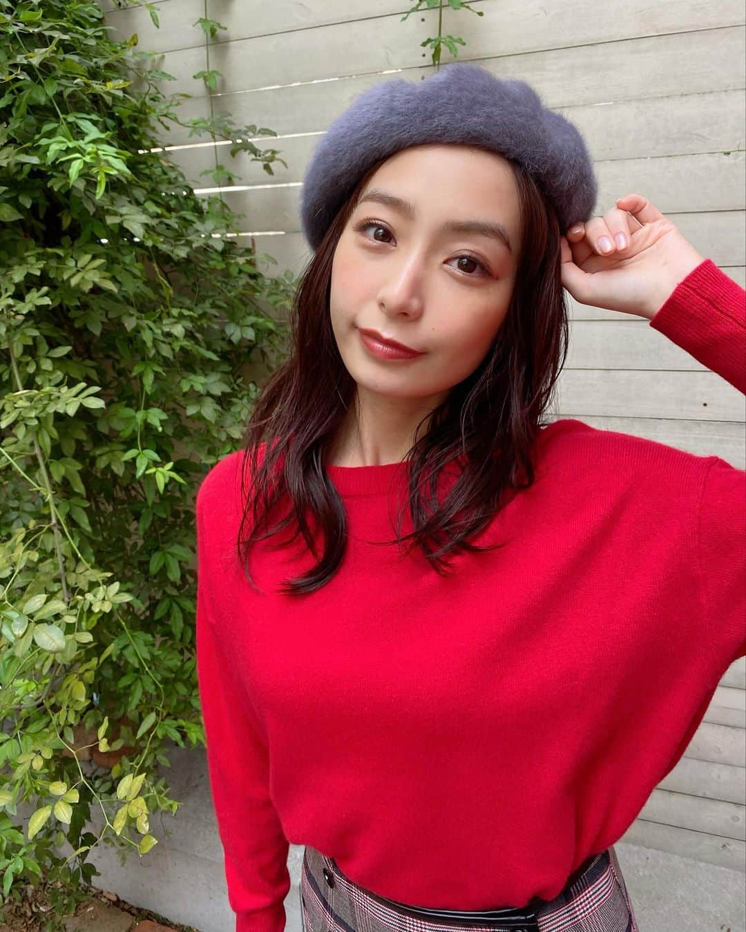 宇垣美里マネージャーさんのインスタグラム写真 - (宇垣美里マネージャーInstagram)「ベレー帽宇垣さん🍁  発売中の美人百花12月号では黒羽麻璃央さんと「Stola.のときめき服が私たちの恋を支えている♡」企画に出演！ anan11月17日号では2021年のカルチャーを振り返り、 りぼん12月号では宇垣さんが大好きな漫画「GALS!」について語り、 any SiSのWebカタログに出演させていただいたりと盛りだくさん✨  本日もとある撮影を行っております！ またお知らせできることが多い予感。。。 楽しみに待っていてください🤍  #宇垣美里 #ugakimisato #美人百花 #Stola.  #anan #りぼん #GALS! #anySiS」11月15日 18時58分 - ugakimisato.mg