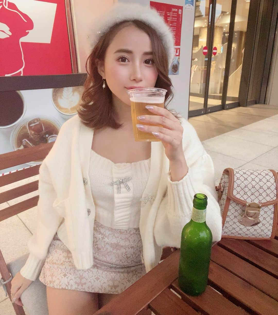 空陸海ゆきなのインスタグラム：「ビールうみゃい🍺」