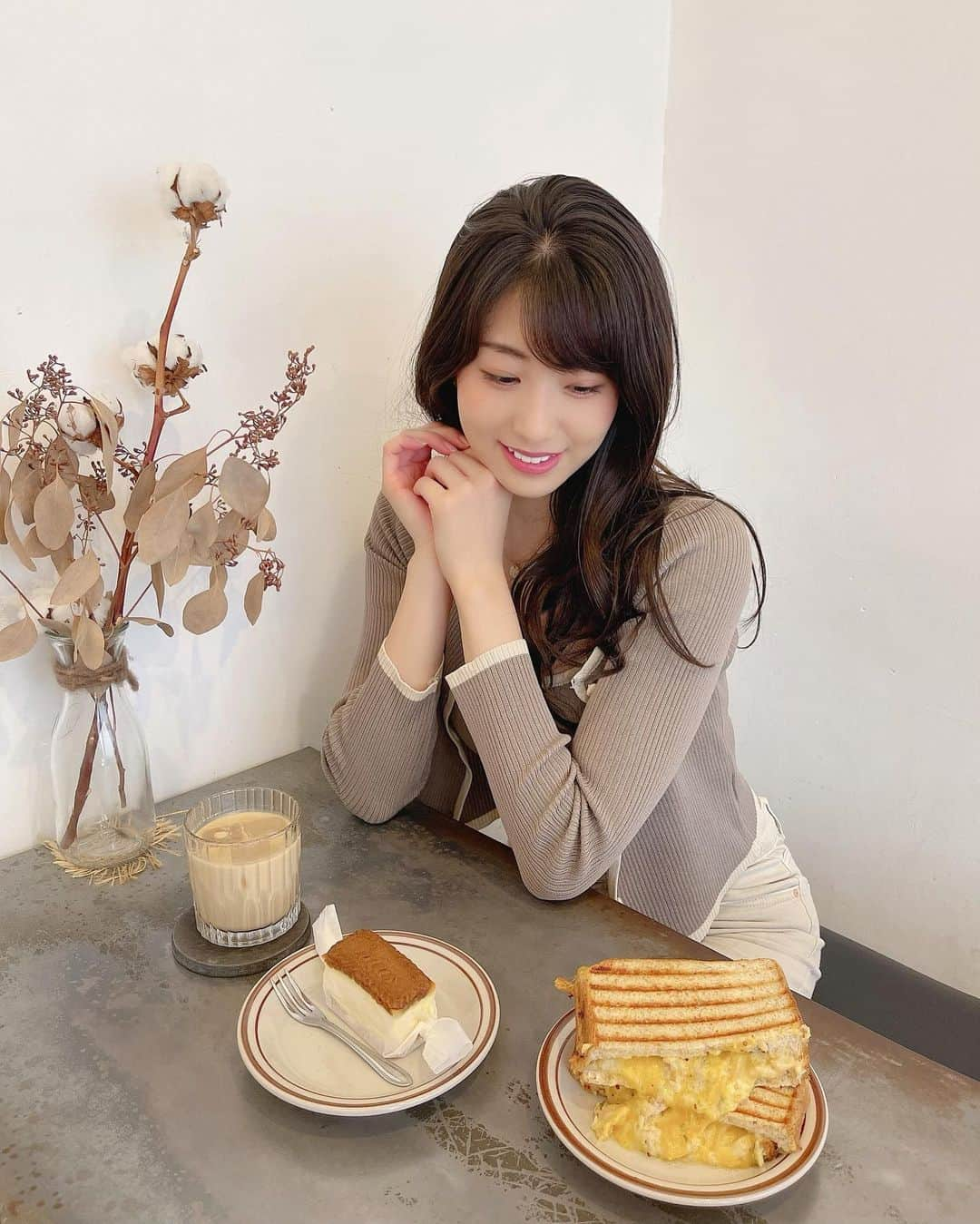 関根ささらさんのインスタグラム写真 - (関根ささらInstagram)「なんか大人っぽかった日☕️💋 . . #浦和カフェ #埼玉カフェ #浦和グルメ #浦和ランチ #浦和 #かふぇすたぐらむ #カフェスタグラム #cafestagram #cafe #saitama #japanesefood #japanesegirl #selca #モカブラウン #ラテコーデ」11月15日 22時05分 - sasarasekine