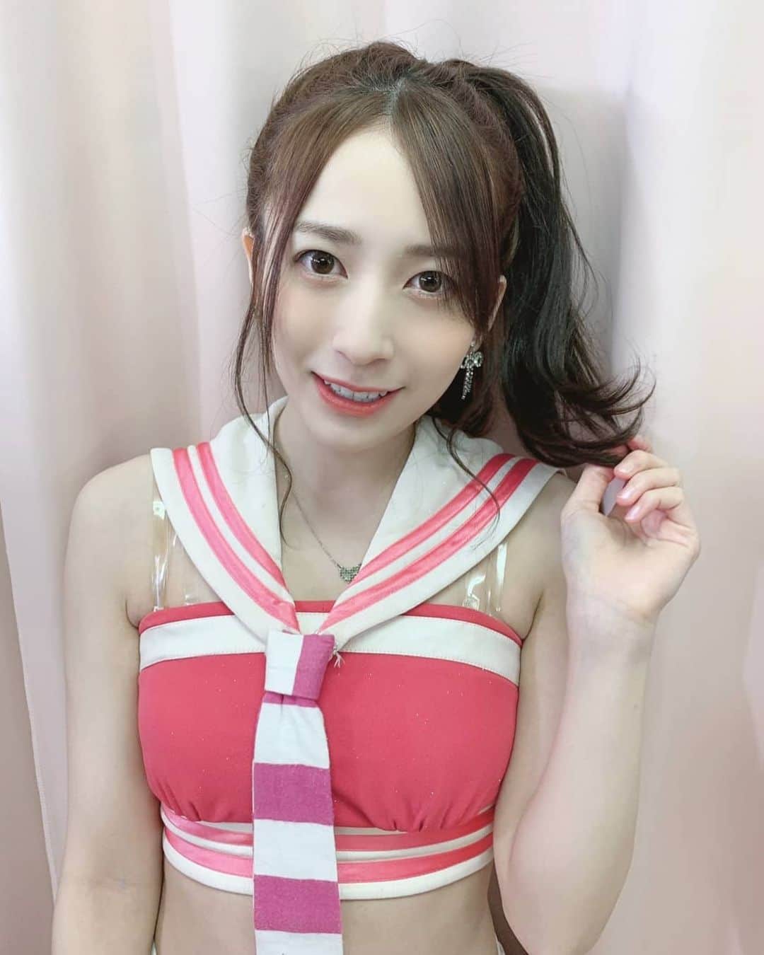 のインスタグラム：「💗  サイドポニーテール♪︎  シアターの女神公演楽しかったなぁ☺  #劇場公演 #シアターの女神 #衣装」