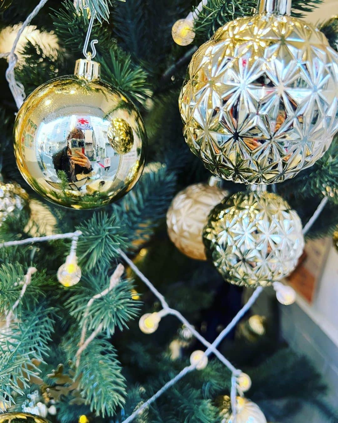 のインスタグラム：「ハロウィン終わって街中一気にクリスマスだね🎄」