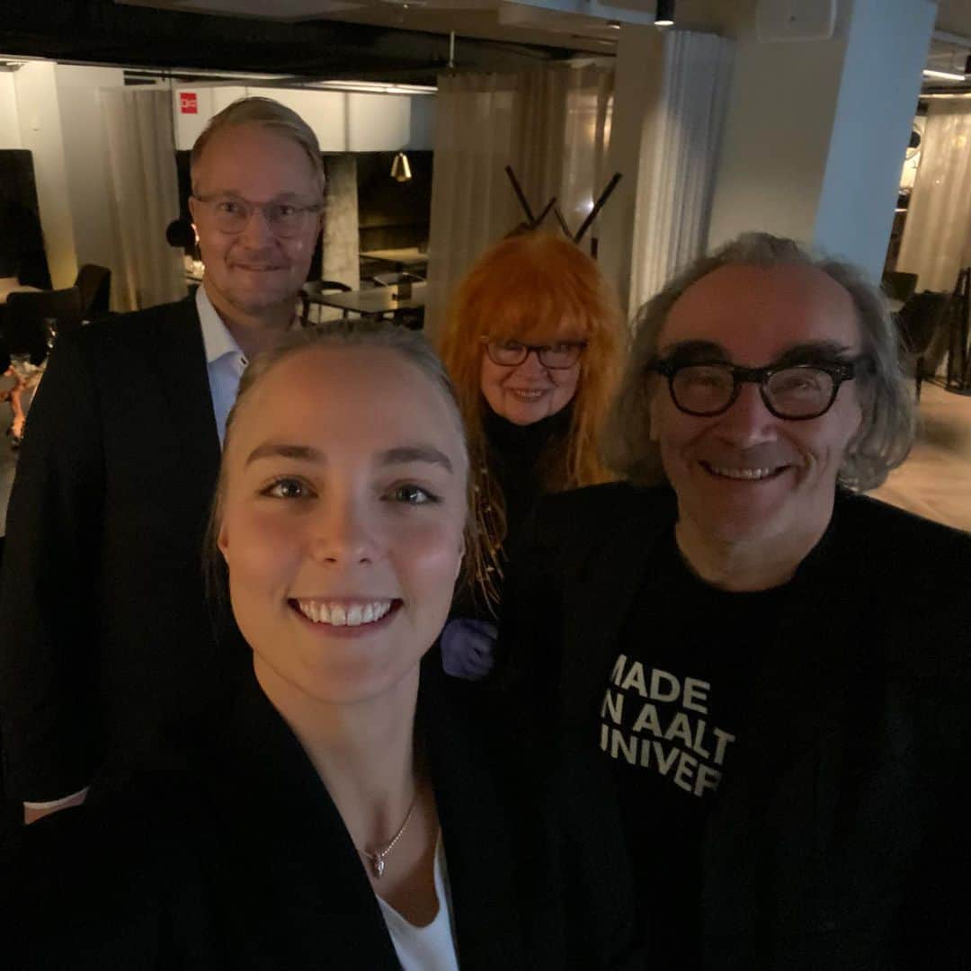 キーラ・コルピのインスタグラム：「Kiitos maailmaa (ja sielua) parantavasta keskustelusta Esa, Pipsa ja Pekka♥️🪐」