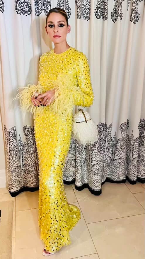 オリヴィア・パレルモのインスタグラム：「A glimpse into the creation of my electric look ⚡️for after dinner and dancing to celebrate @simonhuck and @piptherip 💃🏼 Major glimmer thanks to this glam @lbv_official find by @_jzg with 💄 by @jentioseco and 💇🏼‍♀️ by kenna_hair_!」