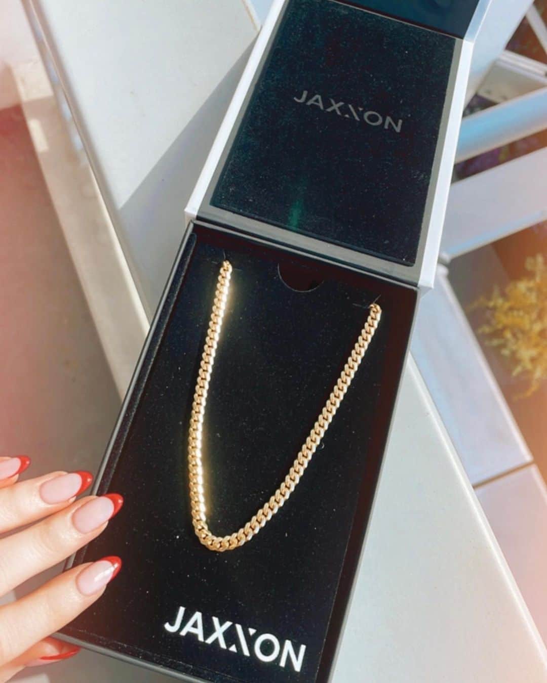 Amanda Leeさんのインスタグラム写真 - (Amanda LeeInstagram)「the best gift ✨ a real gold chain from @jaxxon」11月16日 6時58分 - amandaeliselee