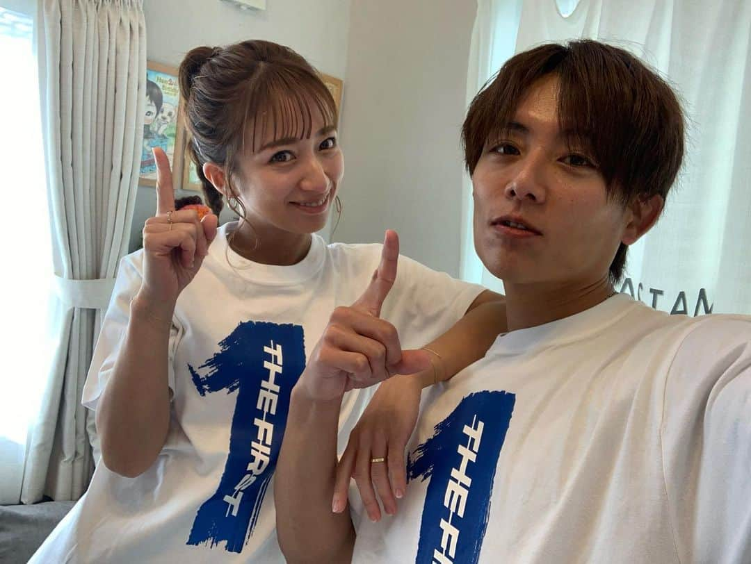 杉浦太陽さんのインスタグラム写真 - (杉浦太陽Instagram)「THE FIRSTのTシャツをお揃いで♪  @bmsg_official  #夫婦でBESTY #THEFIRST #お揃いTシャツ」11月16日 15時29分 - sugiurataiyou_official