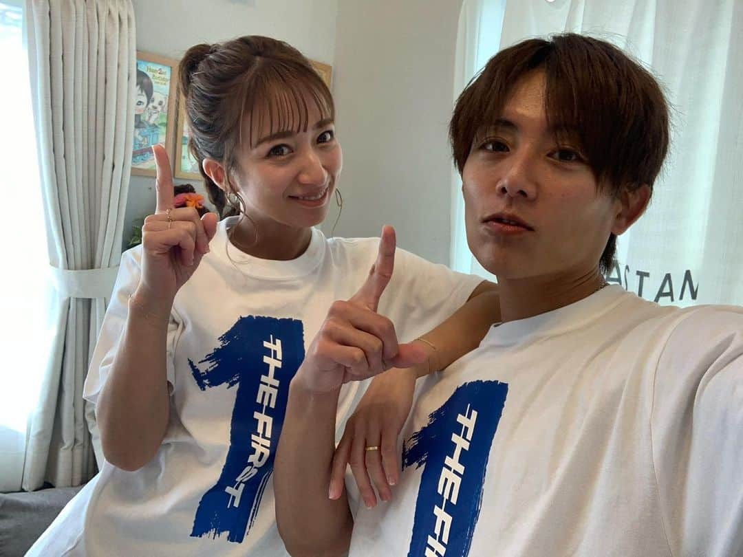 杉浦太陽さんのインスタグラム写真 - (杉浦太陽Instagram)「THE FIRSTのTシャツをお揃いで♪  @bmsg_official  #夫婦でBESTY #THEFIRST #お揃いTシャツ」11月16日 15時29分 - sugiurataiyou_official