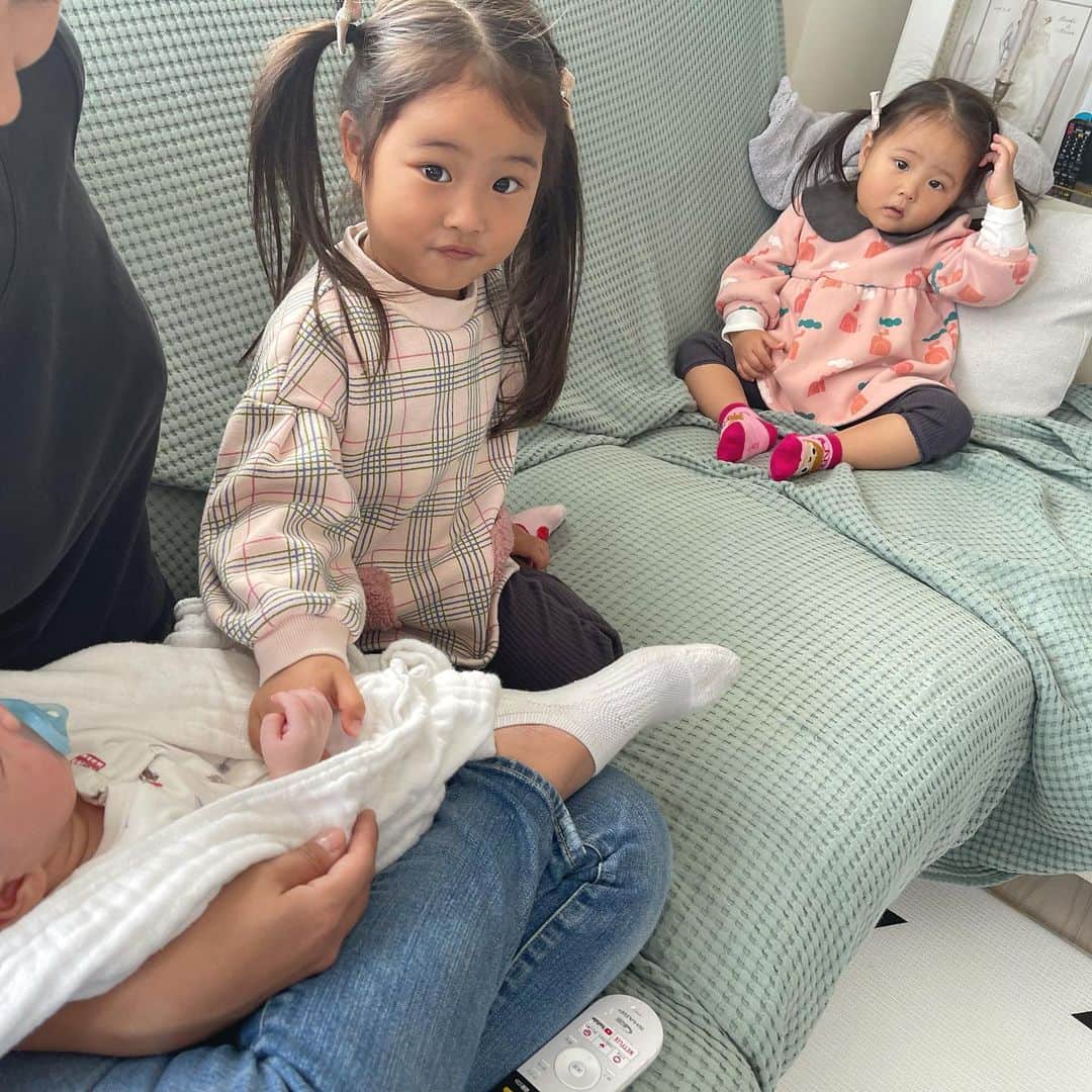 のインスタグラム：「エマも👼🤍🤍」