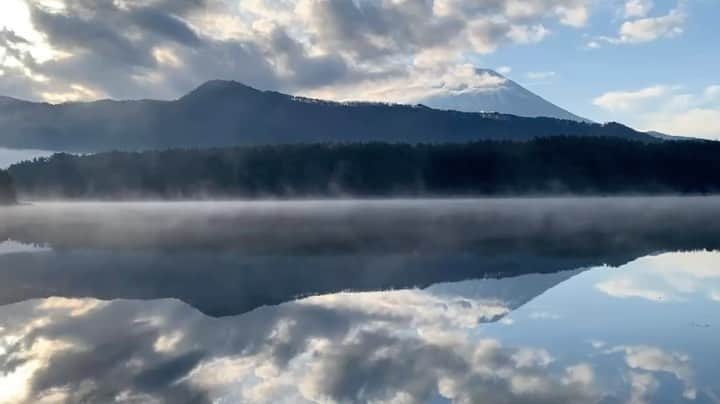 藤沢久美のインスタグラム：「今朝、家族から富士山の動画が届きました。  #mtfuji」