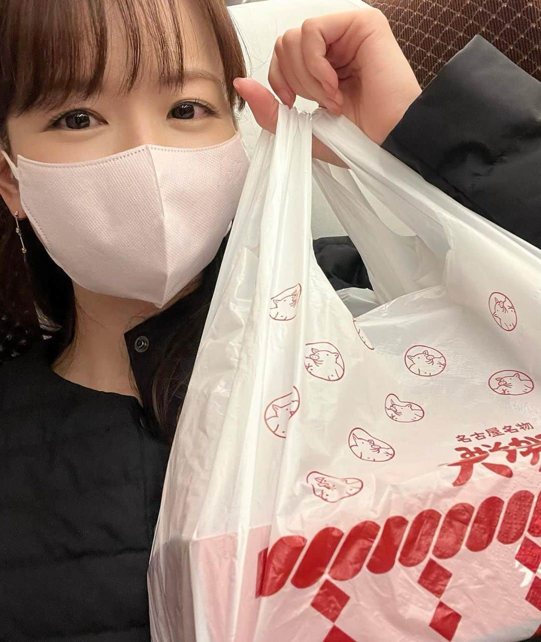 皆藤愛子さんのインスタグラム写真 - (皆藤愛子Instagram)「❤︎ 🐷❤️ #矢場とん #味噌かつ」11月16日 9時35分 - aiko_kaito_official