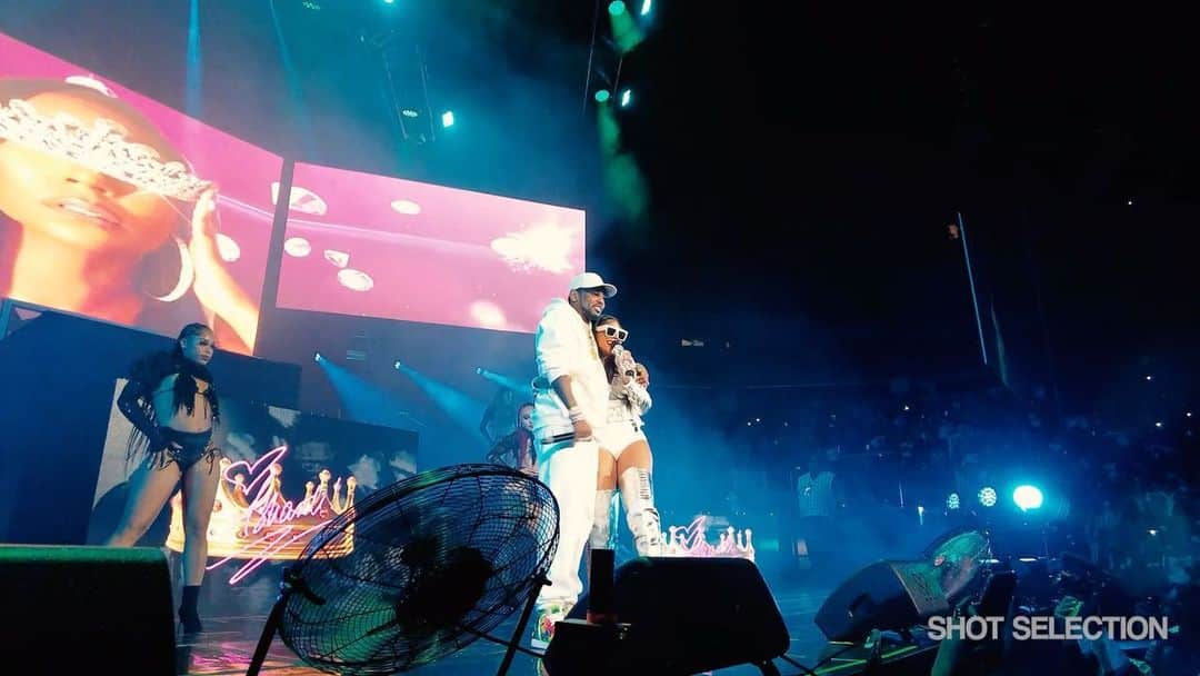 ファボラスのインスタグラム：「Millennium Tour..  pop out for your peoples 1 time… Thanks for the invite @ashanti 🤍」